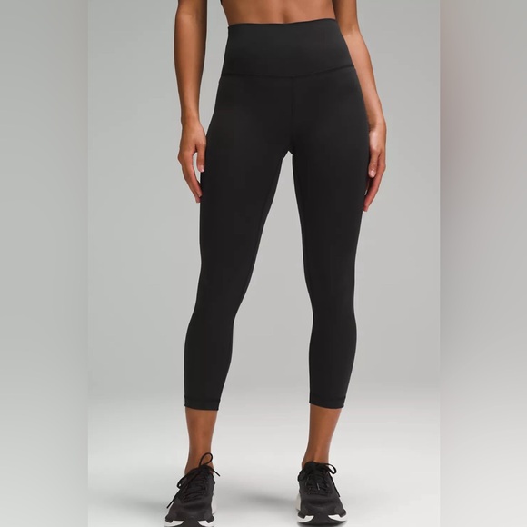 lululemon athletica Pants - NWT! Lululemon Wunder Train High Rise Crop 23” Black Size 6